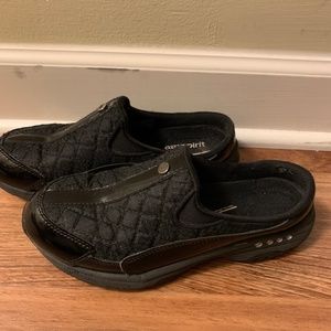 Easy Spirit slip-on black shoes Sz. 7N